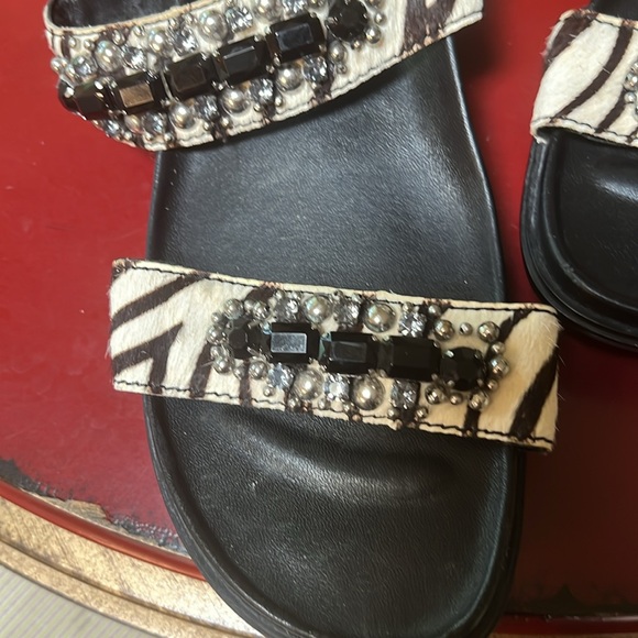 Black & white stone and embellished on pony straps - Picture 6 of 6